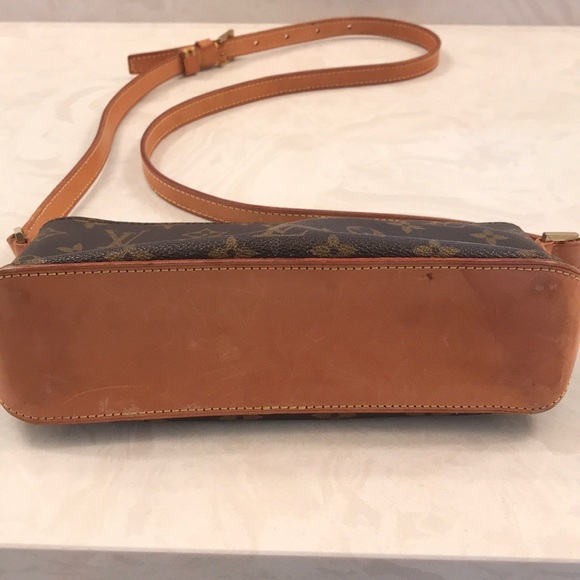 SOLD🎉🎉🎉 Louis Vuitton Trotteur Crossbody - Picture 2 of 8